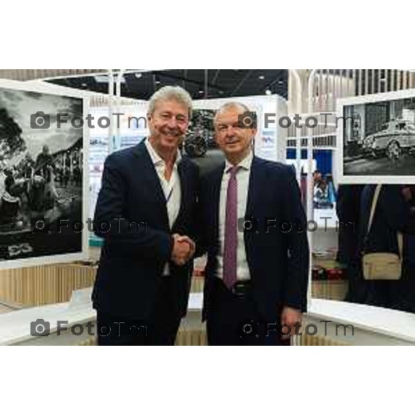 Orio Al Serio, 13 Aprile 2026 - Inaugurazione del nuovo Concept Store Difstore dell\'Aeroporto Milano Bergamo con Giorgio Corna e Giovanni Sanga, taglio del nastro a cura di Giovanni Sanga e Norma Mazzoleni, consigliere delegato di Dif Spa.