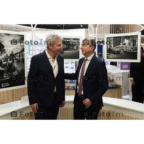 Orio Al Serio, 13 Aprile 2026 - Inaugurazione del nuovo Concept Store Difstore dell\'Aeroporto Milano Bergamo con Giorgio Corna e Giovanni Sanga, taglio del nastro a cura di Giovanni Sanga e Norma Mazzoleni, consigliere delegato di Dif Spa.