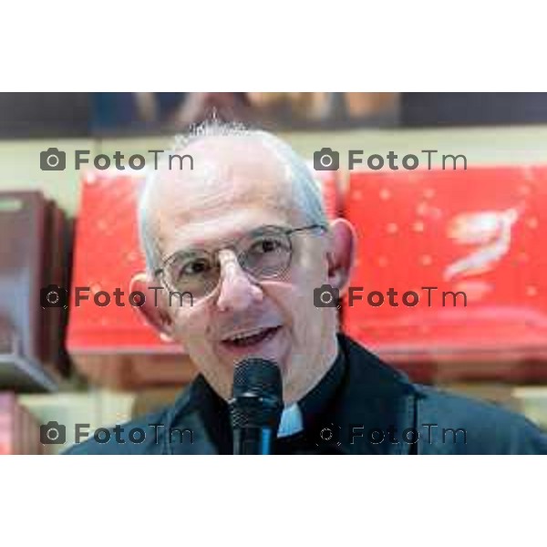 Orio Al Serio, 13 Aprile 2026 - Inaugurazione del nuovo Concept Store Difstore dell\'Aeroporto Milano Bergamo con Giorgio Corna e Giovanni Sanga, taglio del nastro a cura di Giovanni Sanga e Norma Mazzoleni, consigliere delegato di Dif Spa.