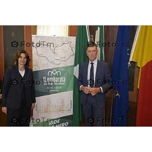 Bergamo presentazione ufficiale del Giro di Lombardia 2026 120 organizzato da RCS Sport Norma Gimondi e il cugino federico Gimondi 21 Aprile 2026 Bergamo Italia Foto Tiziano Manzoni Lapresse