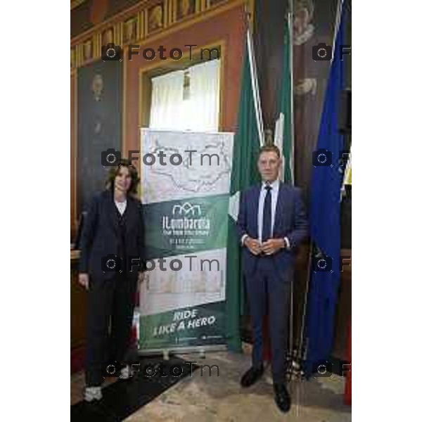 Bergamo presentazione ufficiale del Giro di Lombardia 2026 120 organizzato da RCS Sport Norma Gimondi e il cugino federico Gimondi 21 Aprile 2026 Bergamo Italia Foto Tiziano Manzoni Lapresse