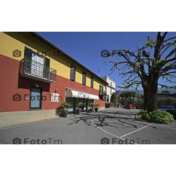 Brivio Bg Le gru per i lavori di ripristino del ponte sull\'adda che causa chiusura 24 Aprile 2026 Bergamo Italia Foto Tiziano Manzoni Lapresse