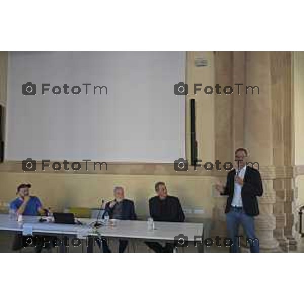 Fiera dei Librai Bergamo, l\'artista Andrea Mastrovito presenta il podcast "Le mani e la mente", 24- Aprile 2026 2026 Montello Italia foto Tiziano Manzoni Lapresse