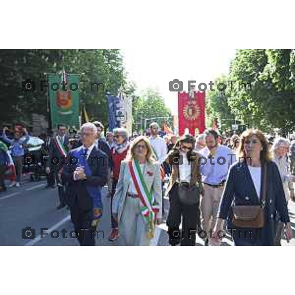 Bergamo festa liberazione corteo e piazza liberta 25 Aprile 2026sindaca Elena Carnevali Anna Ascani 25 Aprile 2026 Bergamo Italia Foto Tiziano Manzoni Lapresse