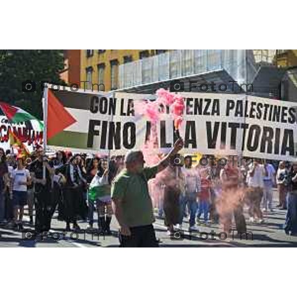 Bergamo festa liberazione corteo e piazza liberta 25 Aprile 2026 25 Aprile 2026 Bergamo Italia Foto Tiziano Manzoni Lapresse