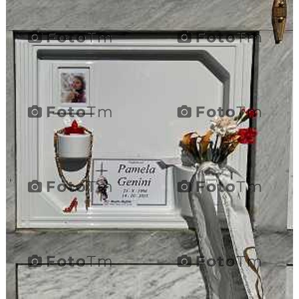 Strozza cimitero lapide di Pamela Genini assassina a coltellate 24 Aprile 2026 Bergamo Italia Foto Tiziano Manzoni Lapresse