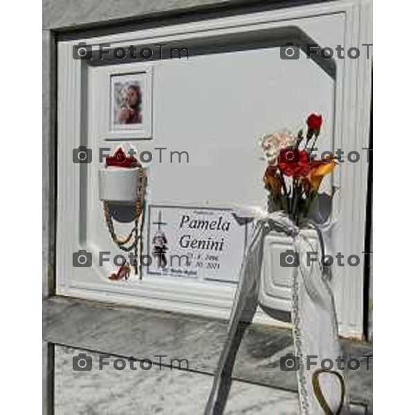 Strozza cimitero lapide di Pamela Genini assassina a coltellate 24 Aprile 2026 Bergamo Italia Foto Tiziano Manzoni Lapresse