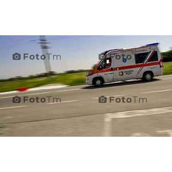 Tiziano Manzoni/LaPresse 5--05- 2024 Bergamo, Italia Bergamo ambulanza emergenza 112 118 soccorso