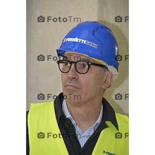 Bergamo sopralluogo all’ex principe di Napoli, via Pignolo l’avanzamento dei lavori, l’assessore alla Rigenerazione urbana Francesco Valesini, Luigi e Pietro Ferrara per Rinascimento Holding, Pia Locatelli, presidente della Fondazione A. J. Zaninoni, Leonardo Angelini, direttore dei lavori con Ferretti Casa. 4 maggio 2026 cronaca Bergamo Italia Foto Tiziano Manzoni Lapresse