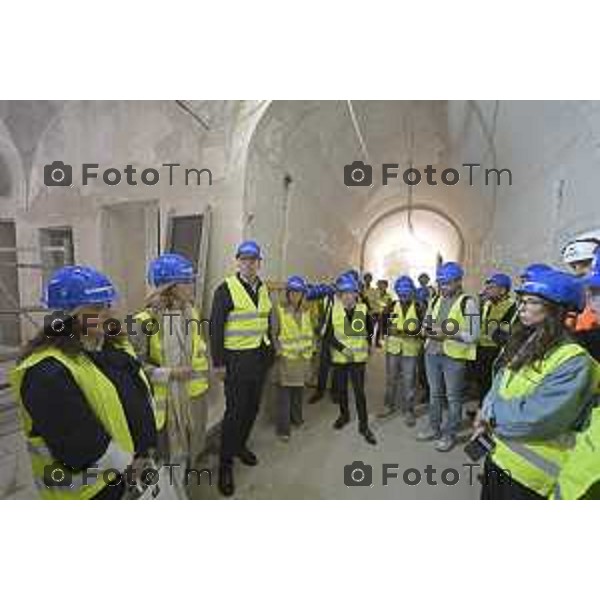 Bergamo sopralluogo all’ex principe di Napoli, via Pignolo l’avanzamento dei lavori, l’assessore alla Rigenerazione urbana Francesco Valesini, Luigi e Pietro Ferrara per Rinascimento Holding, Pia Locatelli, presidente della Fondazione A. J. Zaninoni, Leonardo Angelini, direttore dei lavori con Ferretti Casa. Francesco Valesini 4 maggio 2026 cronaca Bergamo Italia Foto Tiziano Manzoni Lapresse