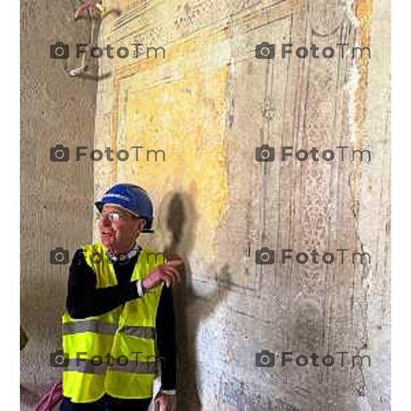 Bergamo sopralluogo all’ex principe di Napoli, via Pignolo l’avanzamento dei lavori, l’assessore alla Rigenerazione urbana Francesco Valesini, Luigi e Pietro Ferrara per Rinascimento Holding, Pia Locatelli, presidente della Fondazione A. J. Zaninoni, Leonardo Angelini, direttore dei lavori con Ferretti Casa. 4 maggio 2026 cronaca Bergamo Italia Foto Tiziano Manzoni Lapresse