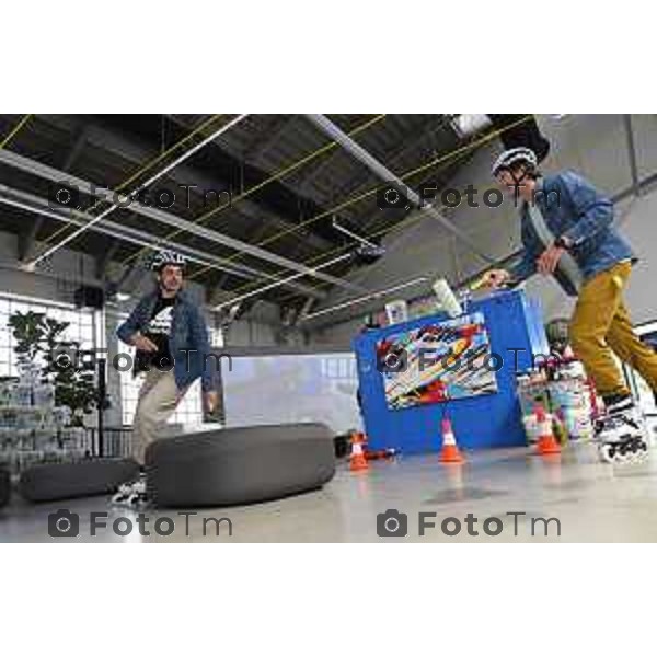 Bergamo spazio gres art 671 performance tra arte, sport Pennelli Cinghiale e Rollerblade. 7 maggio 2026 cronaca Bergamo Italia Foto Tiziano Manzoni Lapresse