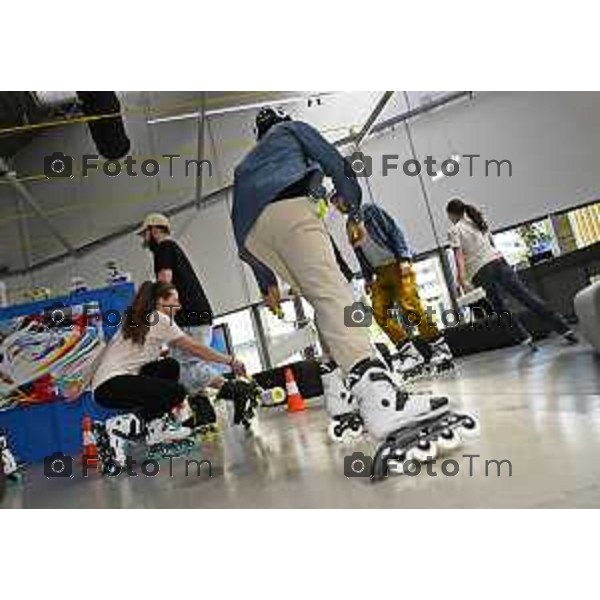 Bergamo spazio gres art 671 performance tra arte, sport Pennelli Cinghiale e Rollerblade. 7 maggio 2026 cronaca Bergamo Italia Foto Tiziano Manzoni Lapresse