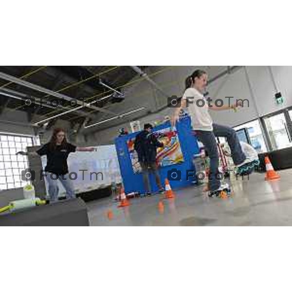 Bergamo spazio gres art 671 performance tra arte, sport Pennelli Cinghiale e Rollerblade. 7 maggio 2026 cronaca Bergamo Italia Foto Tiziano Manzoni Lapresse