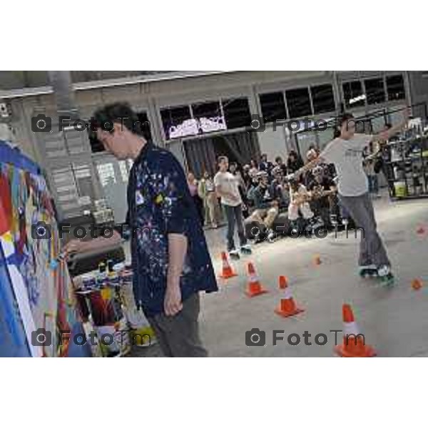 Bergamo spazio gres art 671 performance tra arte, sport Pennelli Cinghiale e Rollerblade. 7 maggio 2026 cronaca Bergamo Italia Foto Tiziano Manzoni Lapresse