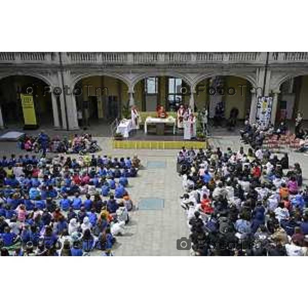 Bergamo Bergamo, Giulio Lovera morto a 9 anni investito da un\'auto: a scuola la messa dei compagni con il vescovo Beschi 14 maggio 2026 cronaca Bergamo Italia Foto Tiziano Manzoni Lapresse