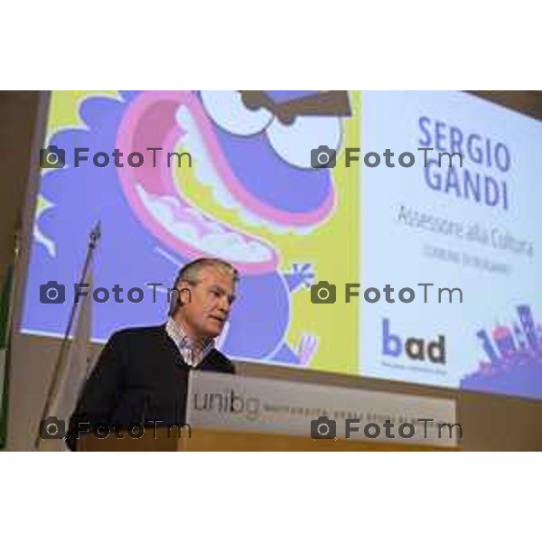 Bergamo Lillo, comico amatissimo — e prima ancora autore, sceneggiatore e disegnatore di fumetti — e Bruno Bozzetto, geniale animatore: due mostri sacri che si confrontano su come nasce la comicità. Magistralmente guidati da Valentina Mazzola i 16 maggio 2026 cronaca Bergamo Italia Foto Tiziano Manzoni Lapresse