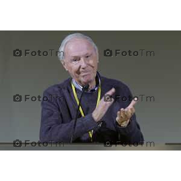 Bergamo Lillo, comico amatissimo — e prima ancora autore, sceneggiatore e disegnatore di fumetti — e Bruno Bozzetto, geniale animatore: due mostri sacri che si confrontano su come nasce la comicità. Magistralmente guidati da Valentina Mazzola i 16 maggio 2026 cronaca Bergamo Italia Foto Tiziano Manzoni Lapresse