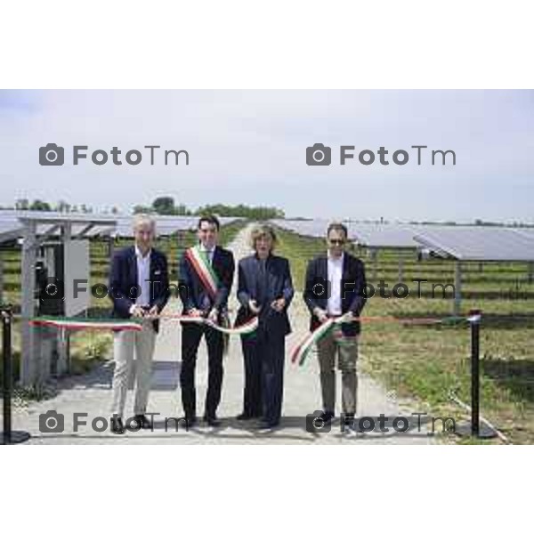 Chignolo D\'isola Bergamo Italgen parco fotovoltaico piu grande della lombardia 20 maggio 2026 cronaca Bergamo Italia Carlo Pesenti Saul RonzoniGiovanna Ricuperati Luca Musicco Foto Tiziano Manzoni Lapresse