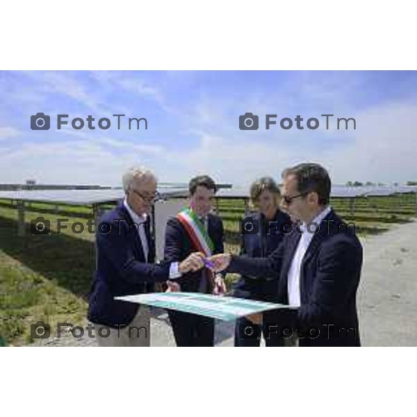 Chignolo D\'isola Bergamo Italgen parco fotovoltaico piu grande della lombardia 20 maggio 2026 cronaca Bergamo Italia Carlo Pesenti Saul RonzoniGiovanna Ricuperati Luca Musicco Foto Tiziano Manzoni Lapresse