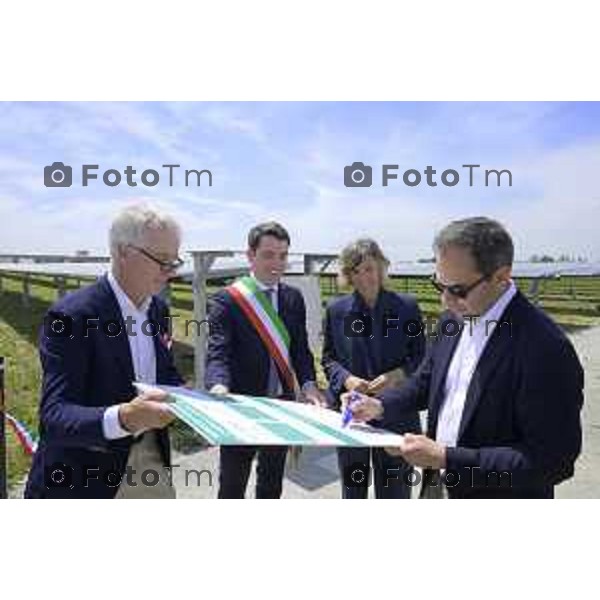 Chignolo D\'isola Bergamo Italgen parco fotovoltaico piu grande della lombardia 20 maggio 2026 cronaca Bergamo Italia Carlo Pesenti Saul RonzoniGiovanna Ricuperati Luca Musicco Foto Tiziano Manzoni Lapresse