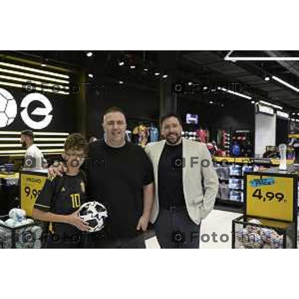 Bergamo nuovo punto vendita Fútbol Emotion a ChorusLife Bergamo 22 maggio 2026 cronaca Bergamo Italia Foto Tiziano Manzoni Lapresse