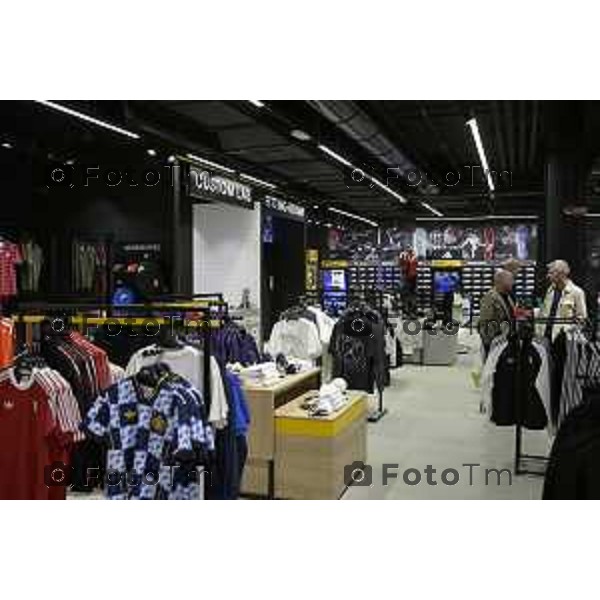 Bergamo nuovo punto vendita Fútbol Emotion a ChorusLife Bergamo 22 maggio 2026 cronaca Bergamo Italia Foto Tiziano Manzoni Lapresse