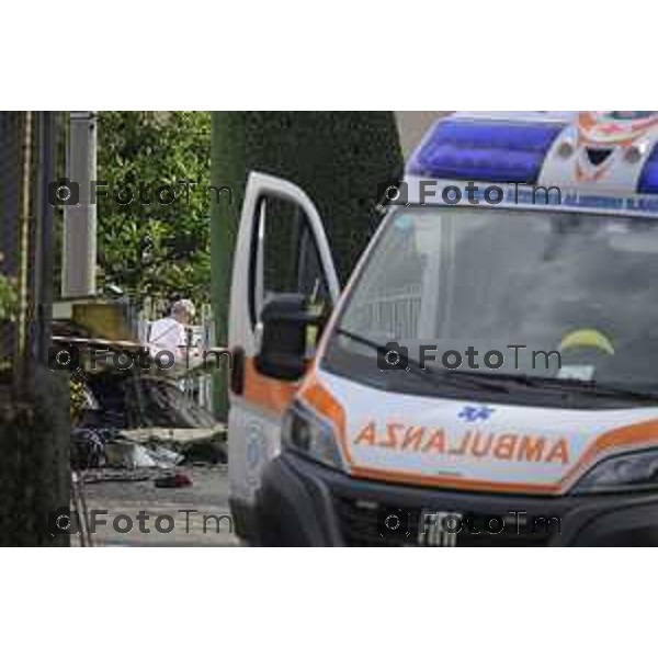 L\'ultraleggero distrutto tra le case di Valbrembo Bergamo 1 Giugno 2026 cronaca Bergamo Italia Foto Tiziano Manzoni Lapresse