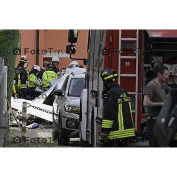 L\'ultraleggero distrutto tra le case di Valbrembo Bergamo 1 Giugno 2026 cronaca Bergamo Italia Foto Tiziano Manzoni Lapresse