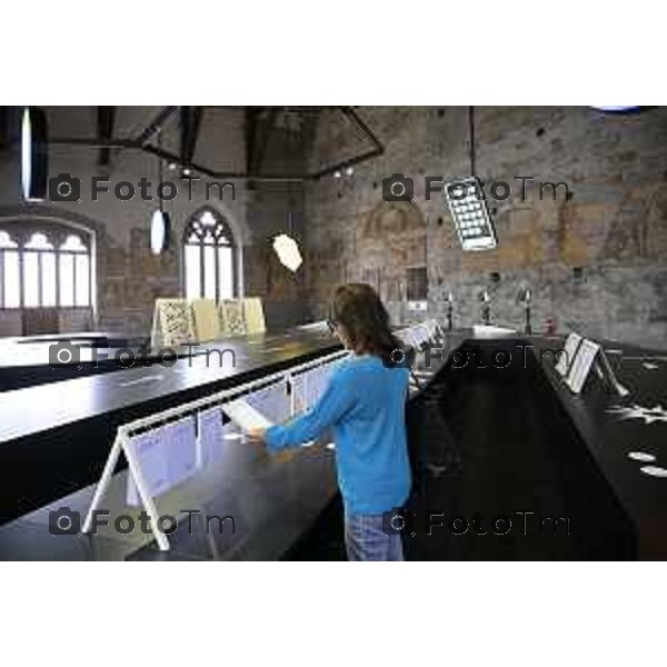 GAMeC di Bergamo presenta Tabula Plena, una mostra di Fosbury Architecture e Claire Fontaine concepita come un laboratorio permanente che trasformerà la Sala delle Capriate di Palazzo della Ragione in uno spazio di incontro e produzione di conoscenza condivisa grazie anche al contributo di Adelita Husni Bey, 4-Giugno 2026 cronaca Bergamo Italia Foto Tiziano Manzoni Lapresse