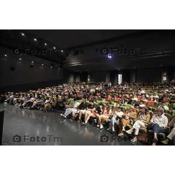 Conferimento cittadinanza onoraria a minori stranieri residenti a Bergamo 5 giugno 2026 2026 cronaca Bergamo Italia Foto Tiziano Manzoni Lapresse