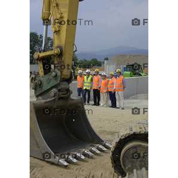 Bergamo Sopralluogo cantiere dei due sottopassi ciclopedonali in costruzione in via Lunga, Opere propedeutiche alla futura fermata ferroviaria “Bergamo Fiera” prevista lungo il nuovo collegamento tra Bergamo e l’Aeroporto di Orio al Serio. 9-giugno 2026 cronaca Bergamo Italia Foto Tiziano Manzoni Lapresse
