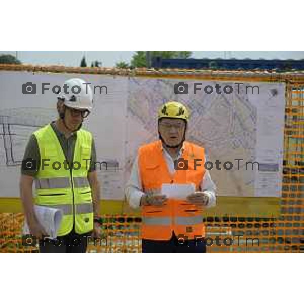 Bergamo Sopralluogo cantiere dei due sottopassi ciclopedonali in costruzione in via Lunga, Opere propedeutiche alla futura fermata ferroviaria “Bergamo Fiera” prevista lungo il nuovo collegamento tra Bergamo e l’Aeroporto di Orio al Serio.Bergamo, amministratore unico Bergamo Fiera Nuova S.p.A. Agostino Maninetti 9-giugno 2026 cronaca Bergamo Italia Foto Tiziano Manzoni Lapresse
