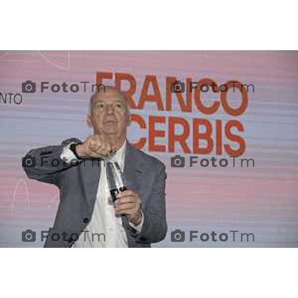 Bergamo Franco Acerbis, Fondatore Acerbis S.p.A.; al ChorusLife Arena di Bergamo, al Convegno e Cerimonia di consegna dei Diplomi e delle Lauree di JAC, che celebrerà 533 giovani talenti pronti a entrare nel mondo del lavoro. 13 giugno o 2026 cronaca Bergamo Italia Foto Tiziano Manzoni Lapresse