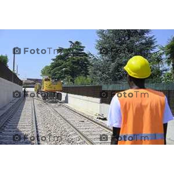 Bergamo Linea T2 Bergamo - Villa d\'Almè Tramvia della Valle Brembana Lavori fermate e vecchie stazioni nella foto tratto Almè 23 Giugno 2026 cronaca Bergamo Italia Foto Tiziano Manzoni Lapresse