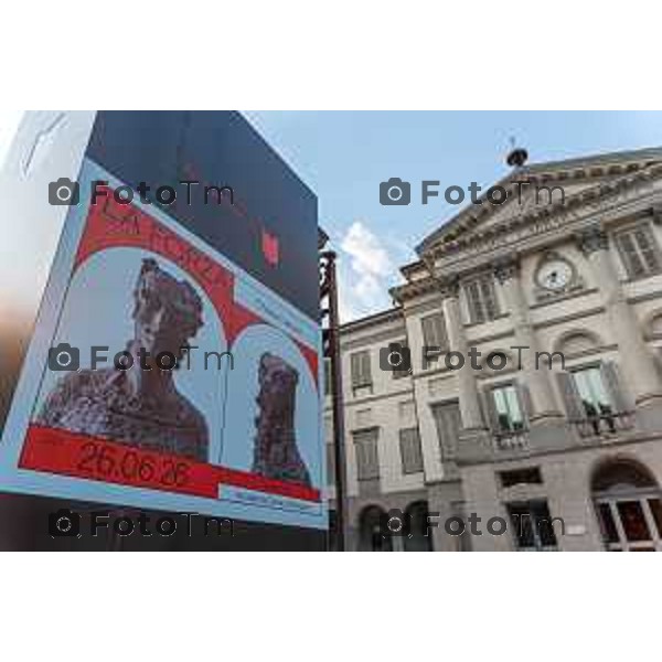 Bergamo, 25 giugno 2026 - inaugurazione CHIARA CAMONI, LA FORZA la nuova scultura permanente di Chiara Camoni che entra nel patrimonio del Museo con il contributo di PwC.intervengono: Elena Carnevali, presidente Fondazione Accademia Carrara e sindaca di Bergamo Sergio Gandi, assessore alla Cultura Comune di Bergamo Maria Luisa Pacelli, direttrice Fondazione Accademia Carrara e co-curatrice Angelo Loda, responsabile Area Patrimonio Storico Artistico Soprintendenza Archeologia belle Arti e Paesaggio per le Provincie di Bergamo e Brescia Chiara Carotenuto, Communication, Engagement & Branding PwC Italy - Partner Chiara Camoni, artista Elena Volpato, co-curatrice