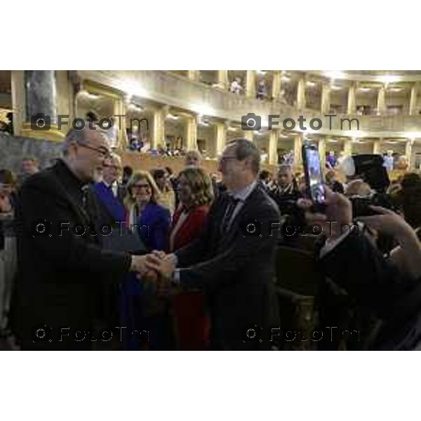 Bergamo Bergamo premiazione Limes per il Dialogo e la Pace, Il direttore Lucio Caracciolo premia Cardinale Pierbattista Pizzaballa, Patriarca di Gerusalemme dei Latini, per il sapiente impegno volto a promuovere la convergenza tra popoli e religioni in Terrasanta. 30 giugno o 2026 cronaca Bergamo Italia Foto Tiziano Manzoni Lapresse
