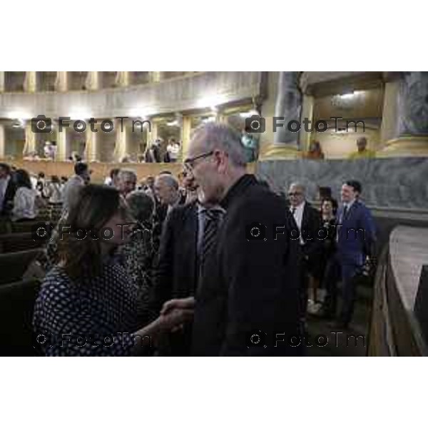 Bergamo Bergamo premiazione Limes per il Dialogo e la Pace, Il direttore Lucio Caracciolo premia Cardinale Pierbattista Pizzaballa, Patriarca di Gerusalemme dei Latini, per il sapiente impegno volto a promuovere la convergenza tra popoli e religioni in Terrasanta. 30 giugno o 2026 cronaca Bergamo Italia Foto Tiziano Manzoni Lapresse