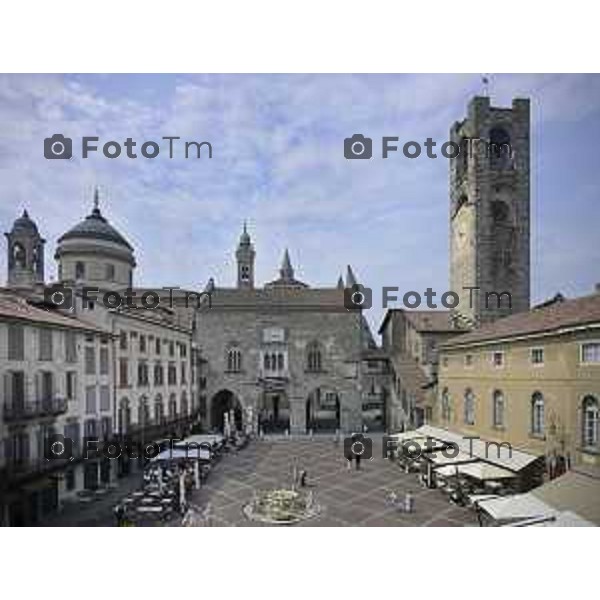 Bergamo Città Alta polizia locale Turisti controlli 1 Luglio 2026 cronaca Bergamo Italia Foto Tiziano Manzoni Lapresse