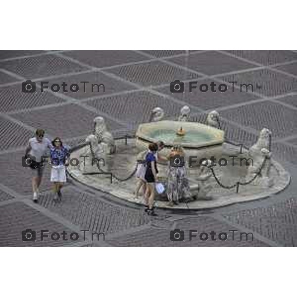 Bergamo Città Alta polizia locale Turisti controlli 1 Luglio 2026 cronaca Bergamo Italia Foto Tiziano Manzoni Lapresse