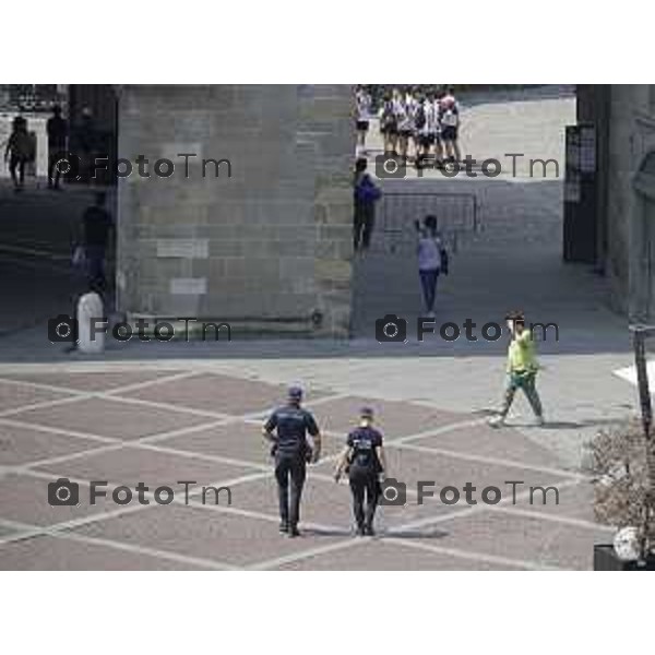 Bergamo Città Alta polizia locale Turisti controlli 1 Luglio 2026 cronaca Bergamo Italia Foto Tiziano Manzoni Lapresse