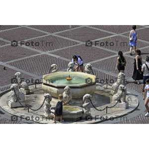 Bergamo Città Alta polizia locale Turisti controlli 1 Luglio 2026 cronaca Bergamo Italia Foto Tiziano Manzoni Lapresse