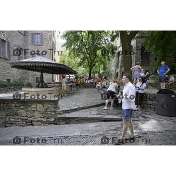 Bergamo Città Alta polizia locale Turisti controlli lavatoio 1 Luglio 2026 cronaca Bergamo Italia Foto Tiziano Manzoni Lapresse