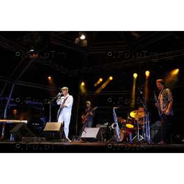Sergio Caputo concerto Bergamo cronaca Bergamo Italia Foto Tiziano Manzoni