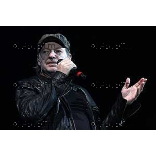 ASSAGO 05/02/2010 MEDIOLANUM FORUM CONCERTO VASCO ROSSI