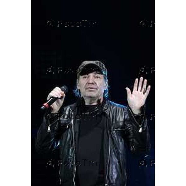 ASSAGO 05/02/2010 MEDIOLANUM FORUM CONCERTO VASCO ROSSI