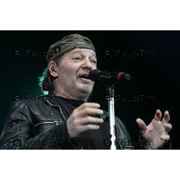 ASSAGO 05/02/2010 MEDIOLANUM FORUM CONCERTO VASCO ROSSI