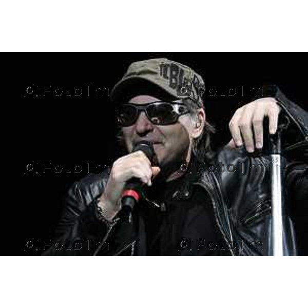 ASSAGO 05/02/2010 MEDIOLANUM FORUM CONCERTO VASCO ROSSI