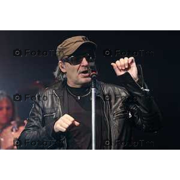 ASSAGO 05/02/2010 MEDIOLANUM FORUM CONCERTO VASCO ROSSI