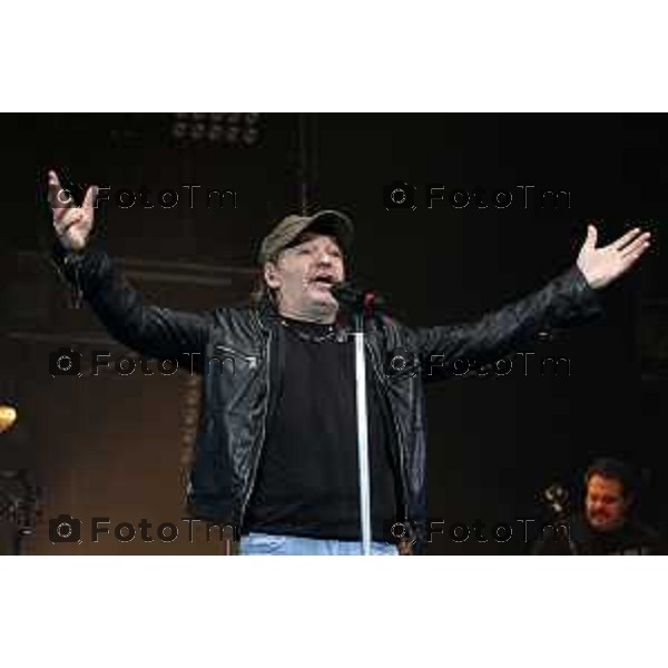 ASSAGO 05/02/2010 MEDIOLANUM FORUM CONCERTO VASCO ROSSI